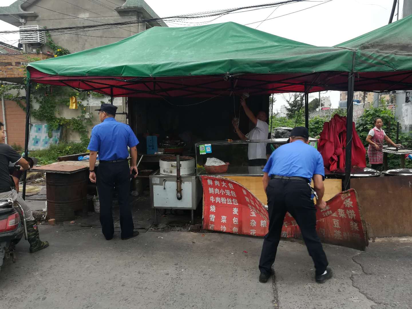 八里庙早餐店拆中4.jpg